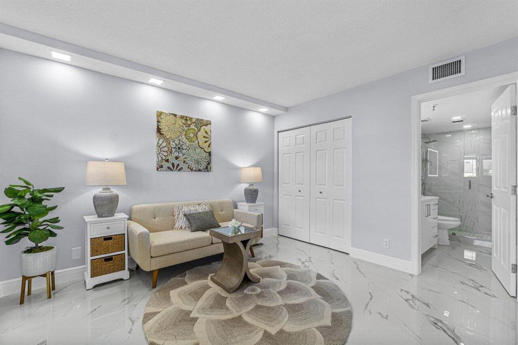 HUNTINGTON LAKES SEC TWO - Residential