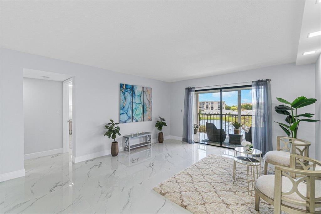 HUNTINGTON LAKES SEC TWO - Residential