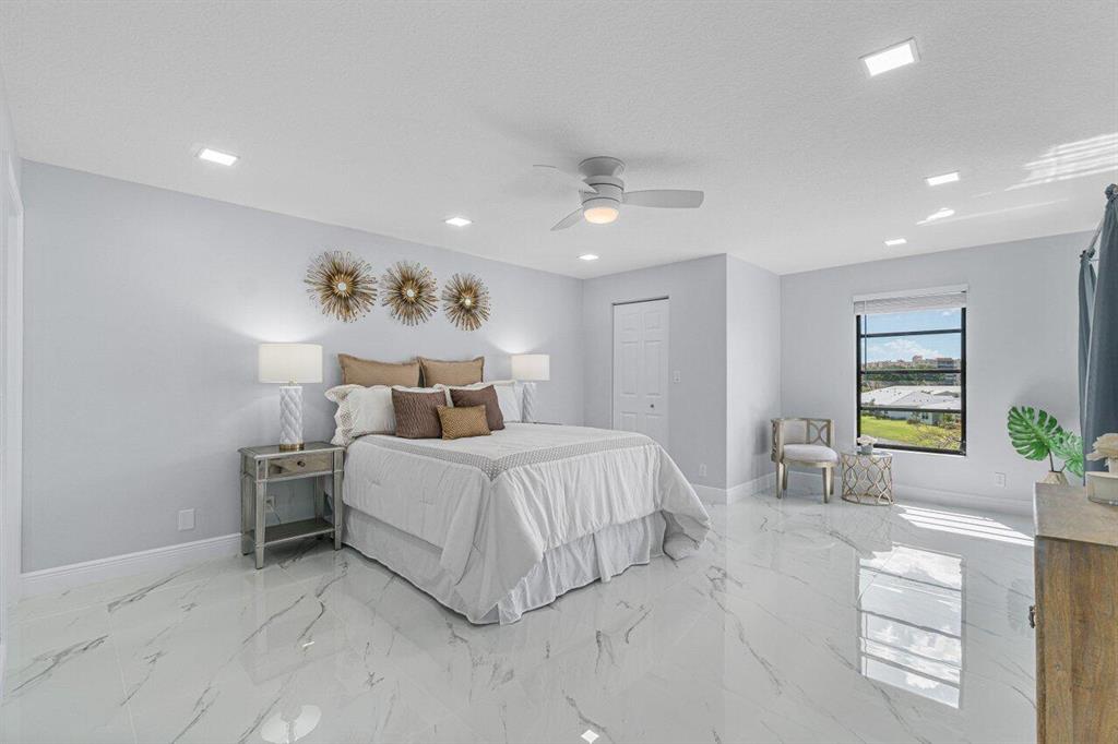 HUNTINGTON LAKES SEC TWO - Residential