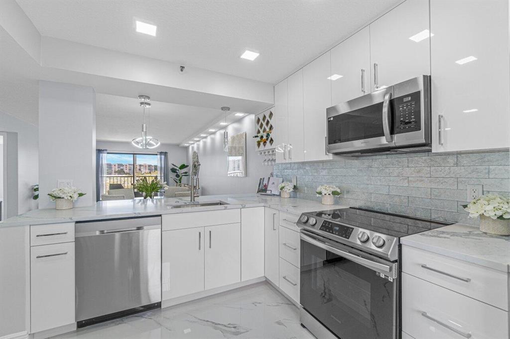 HUNTINGTON LAKES SEC TWO - Residential