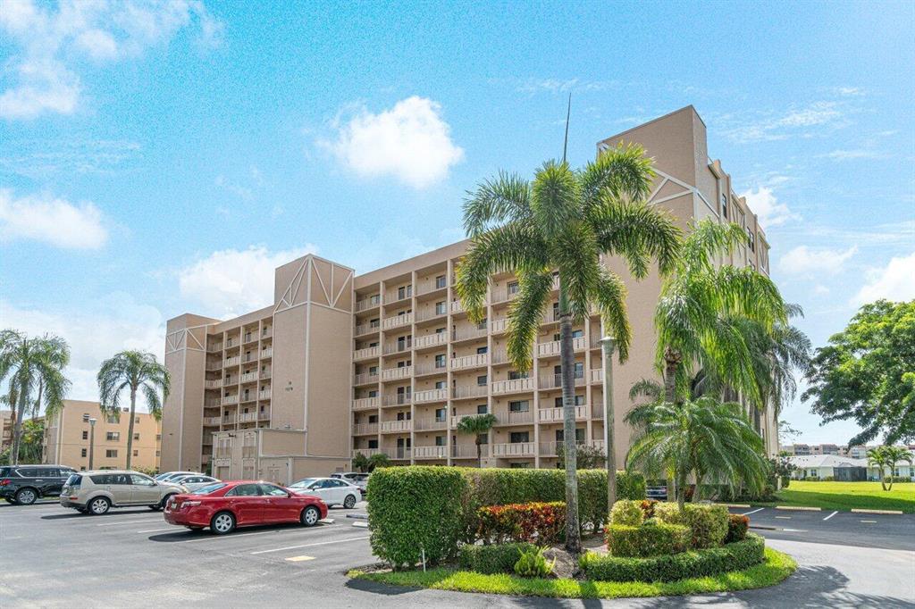 HUNTINGTON LAKES SEC TWO - Residential