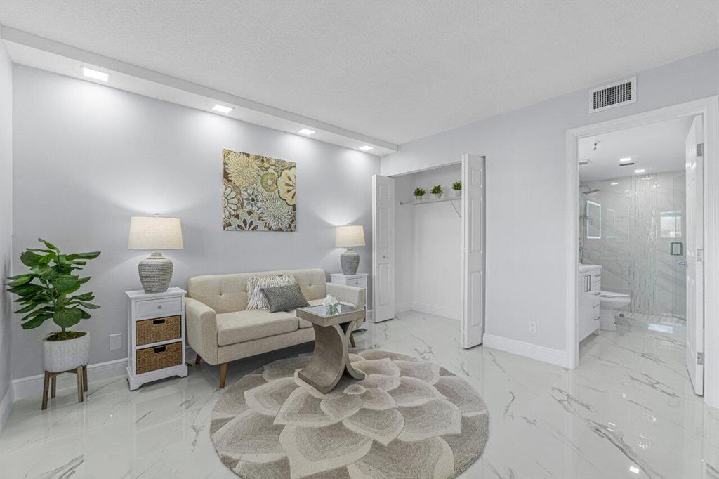 HUNTINGTON LAKES SEC TWO - Residential