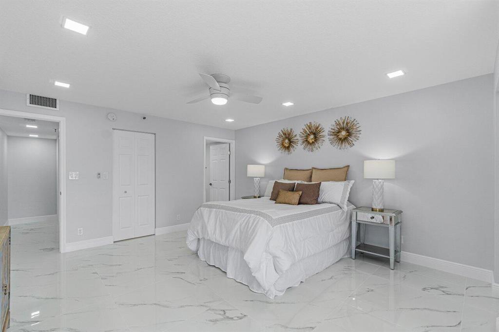 HUNTINGTON LAKES SEC TWO - Residential