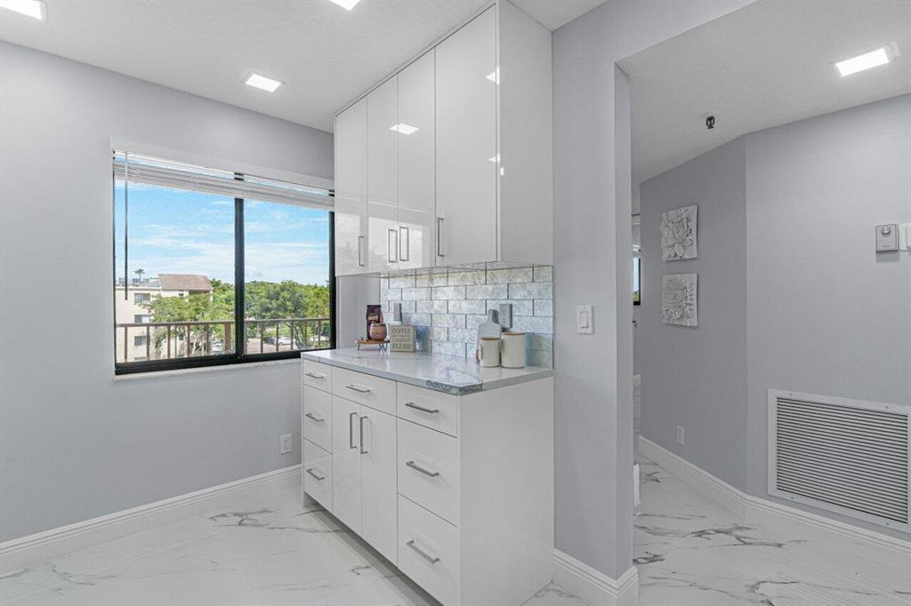 HUNTINGTON LAKES SEC TWO - Residential