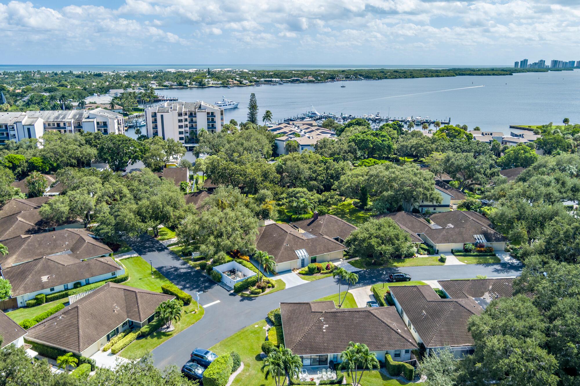 TWELVE OAKS CONDO - Residential