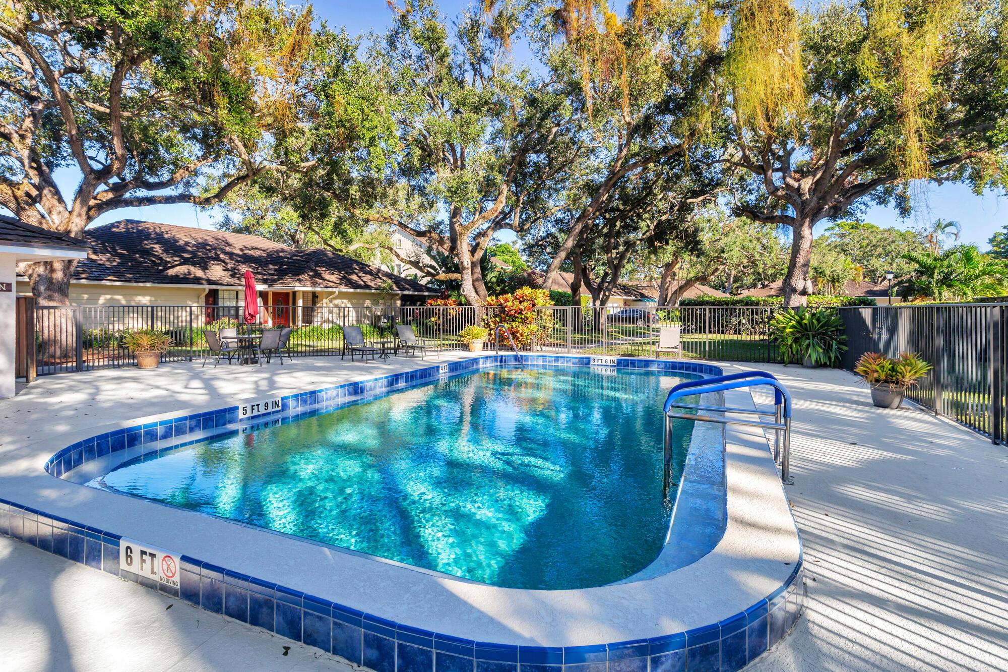 TWELVE OAKS CONDO - Residential