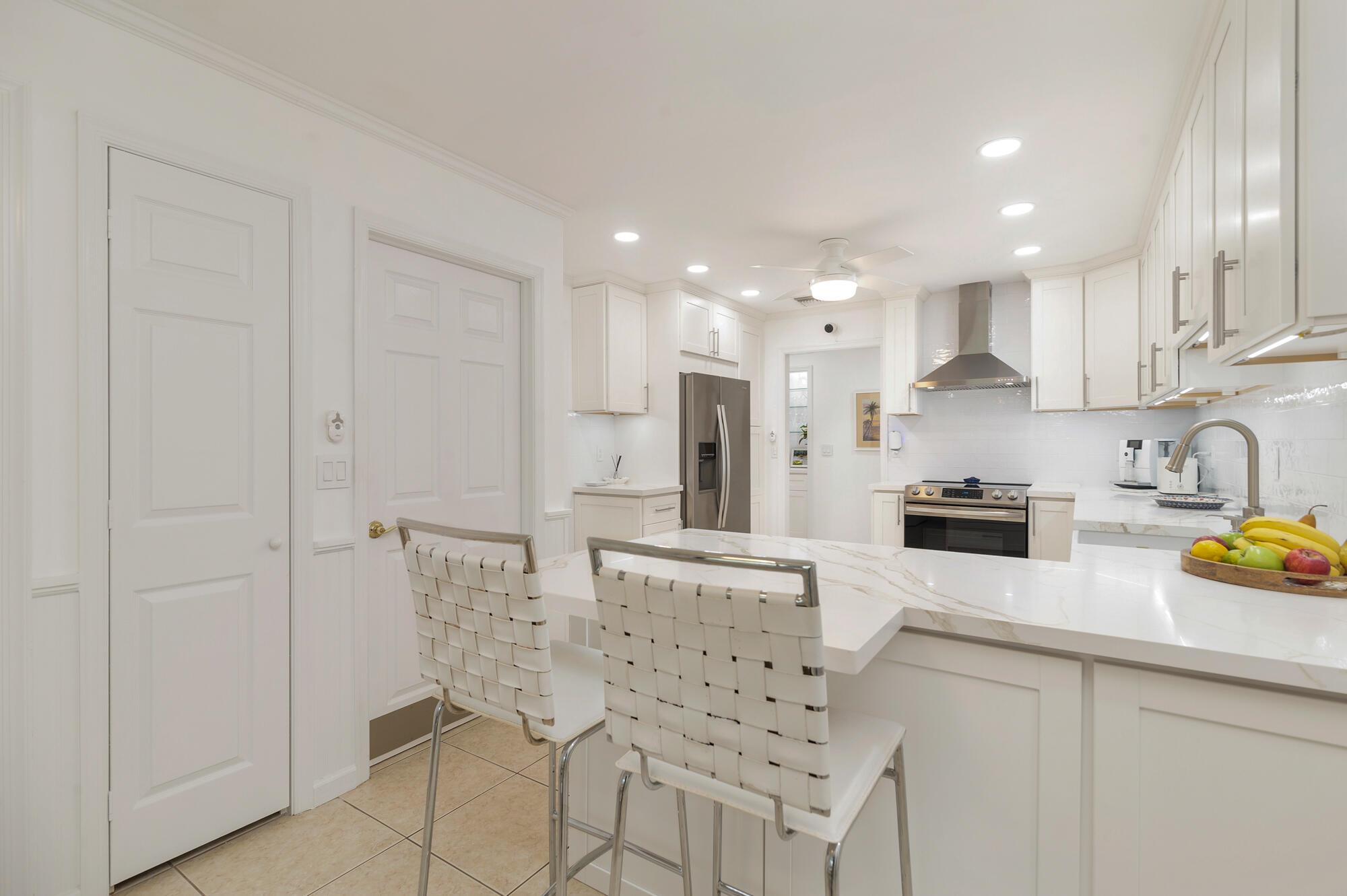 TWELVE OAKS CONDO - Residential