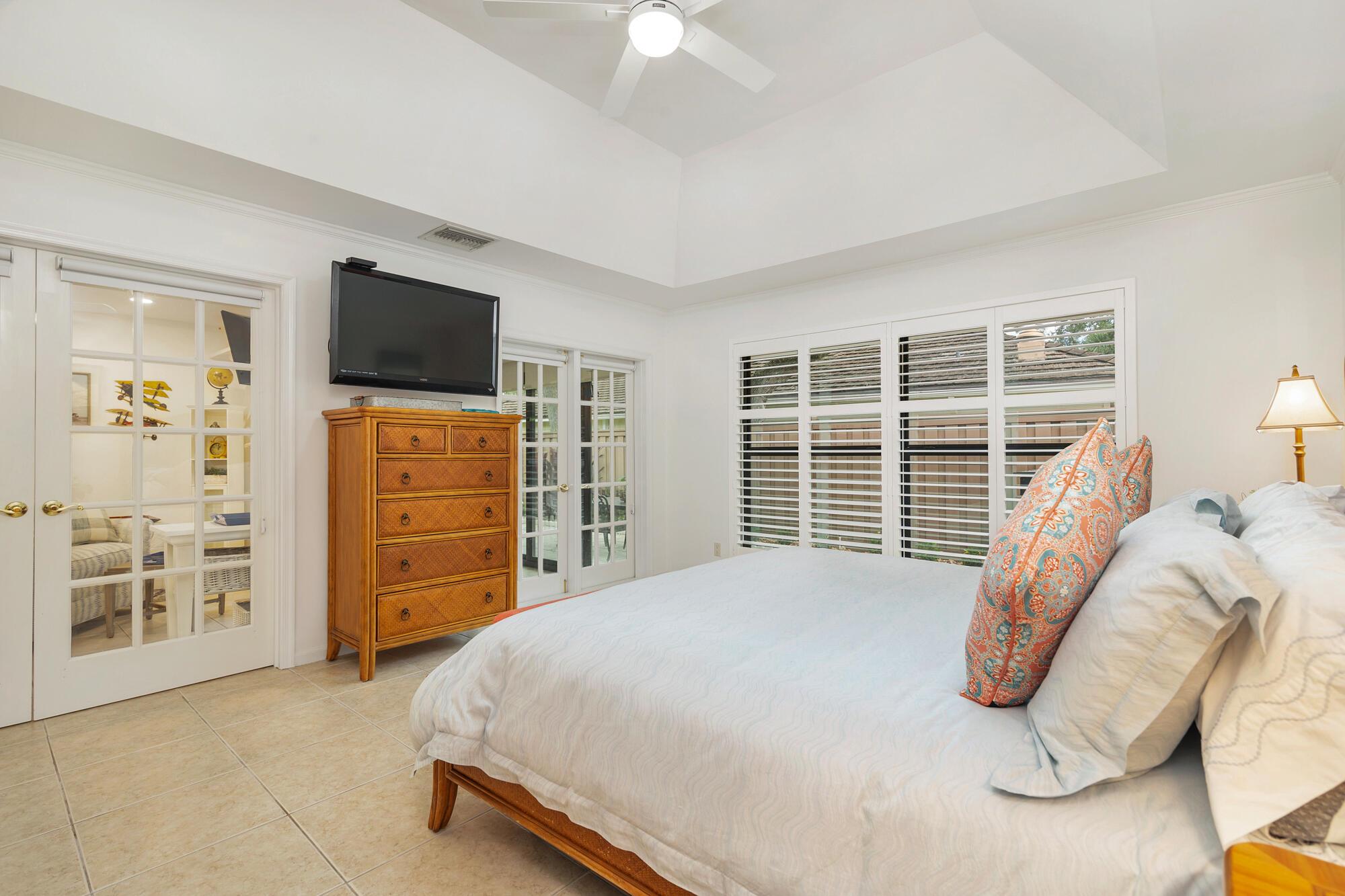 TWELVE OAKS CONDO - Residential