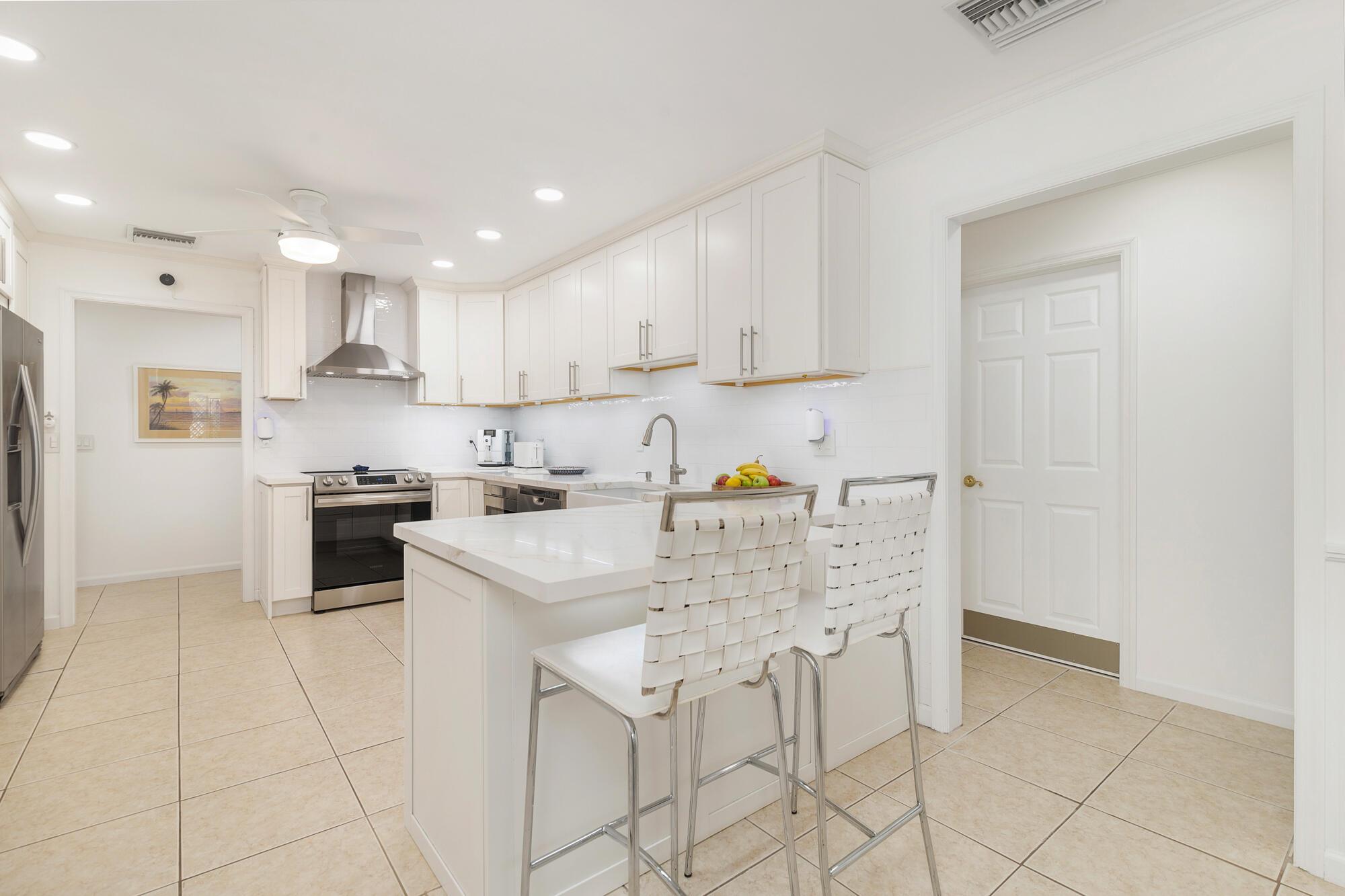 TWELVE OAKS CONDO - Residential