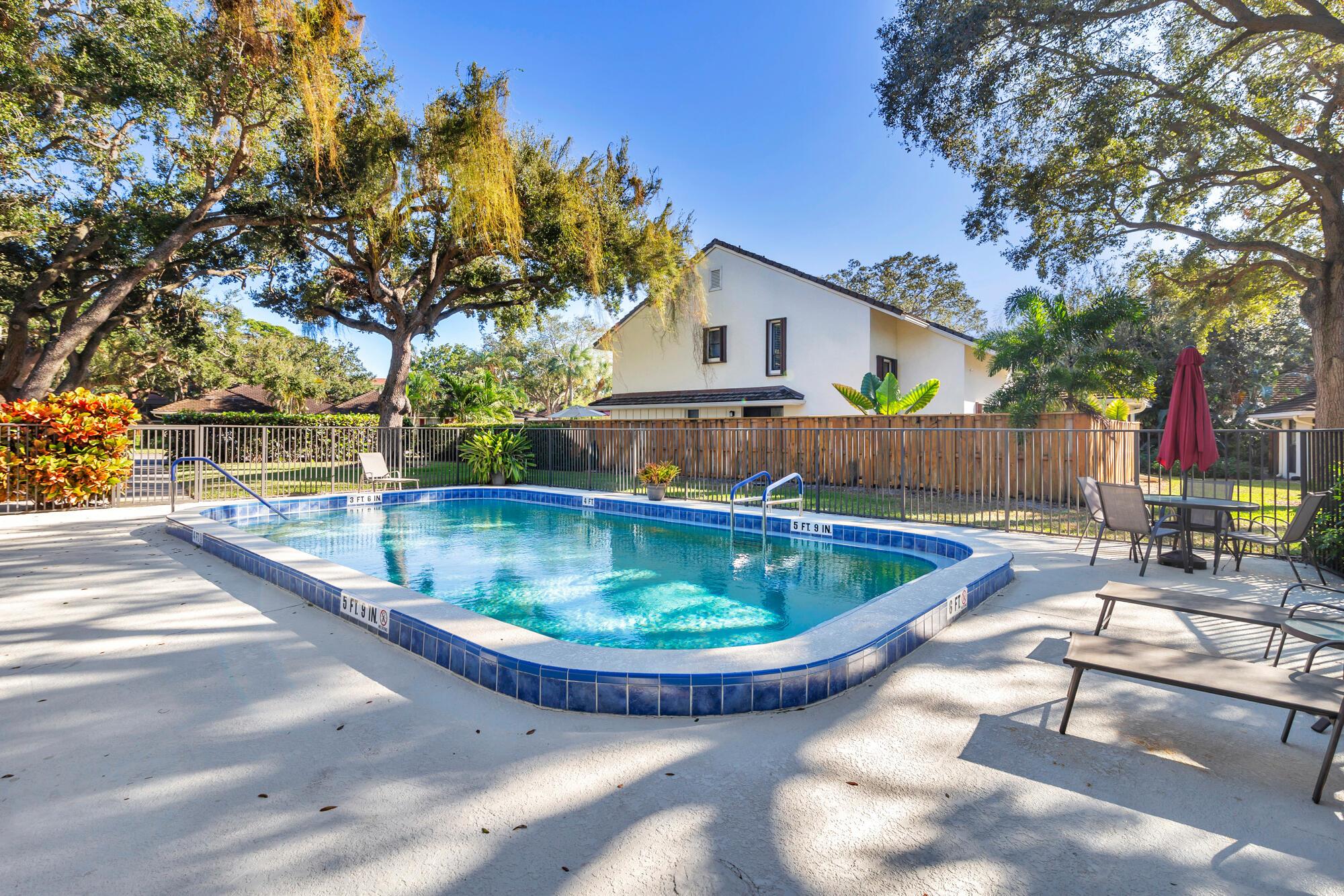 TWELVE OAKS CONDO - Residential
