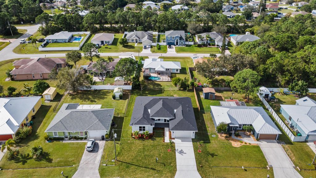 Photo of 6456 NW Fontana Street, Port Saint Lucie, FL 34986 (MLS # R10946776)