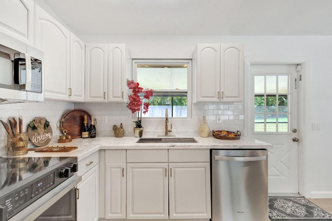 PALM BEACH RANCHETTES - Residential Lease