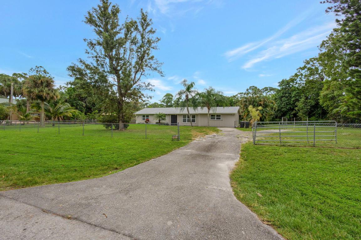 PALM BEACH RANCHETTES - Residential Lease