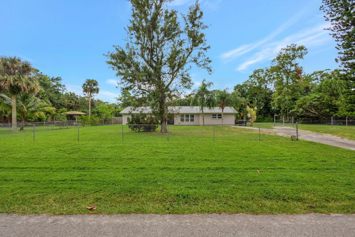 PALM BEACH RANCHETTES - Residential Lease