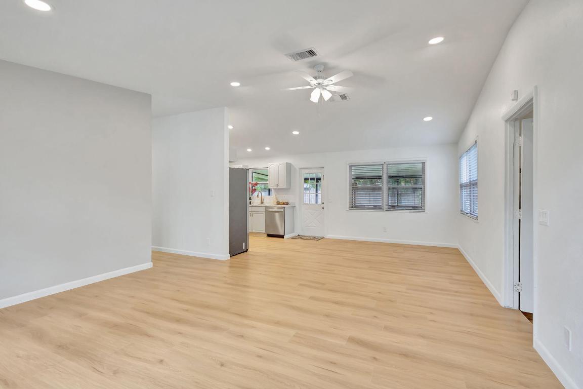 PALM BEACH RANCHETTES - Residential Lease