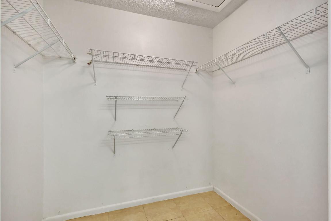 PALM BEACH RANCHETTES - Residential Lease