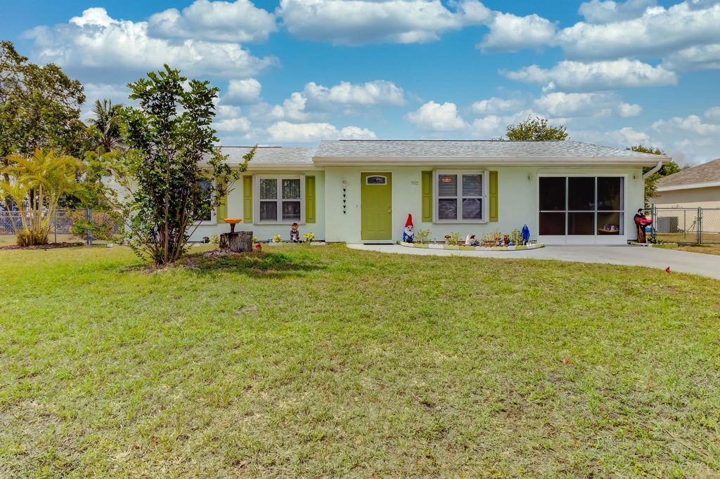 Photo of 702 SW Bridgeport Drive, Port Saint Lucie, FL 34953 (MLS # R10985816)