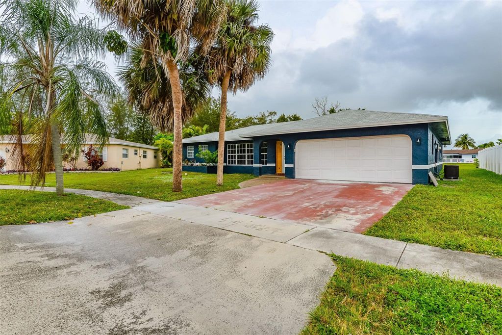 Photo of 22500 Labrador Street, Boca Raton, FL 33428 (MLS # F10408791)