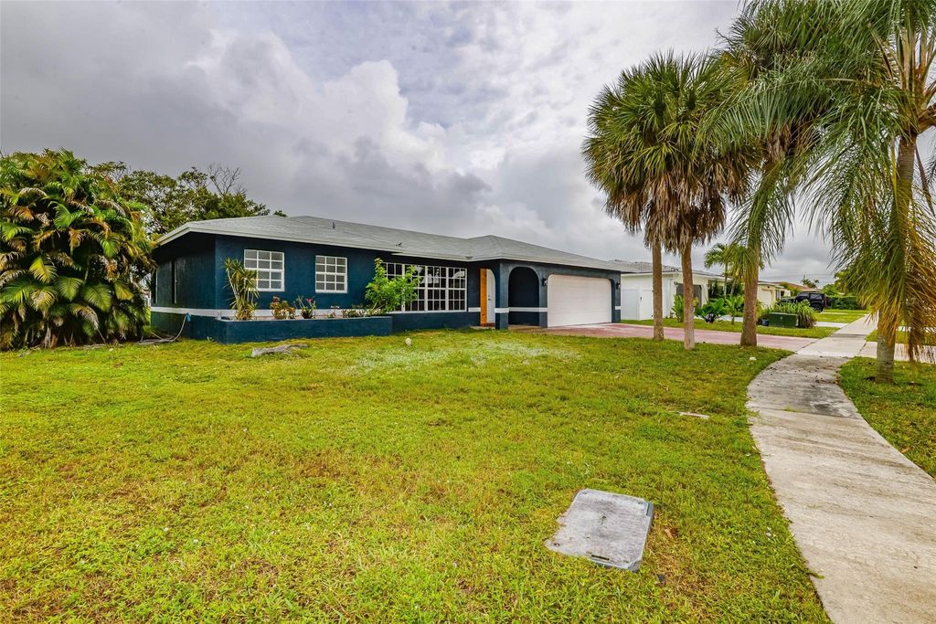 Photo of 22500 Labrador Street, Boca Raton, FL 33428 (MLS # F10408791)