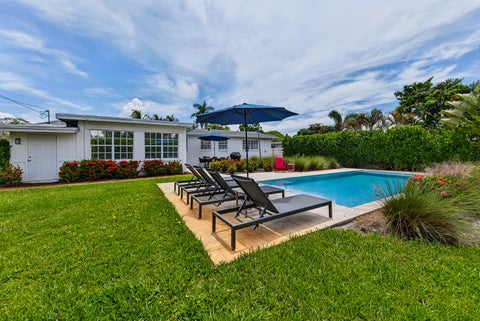 Tiny photo for 4795 NE 18TH Avenue, Oakland Park, FL 33334 (MLS # B26063579)