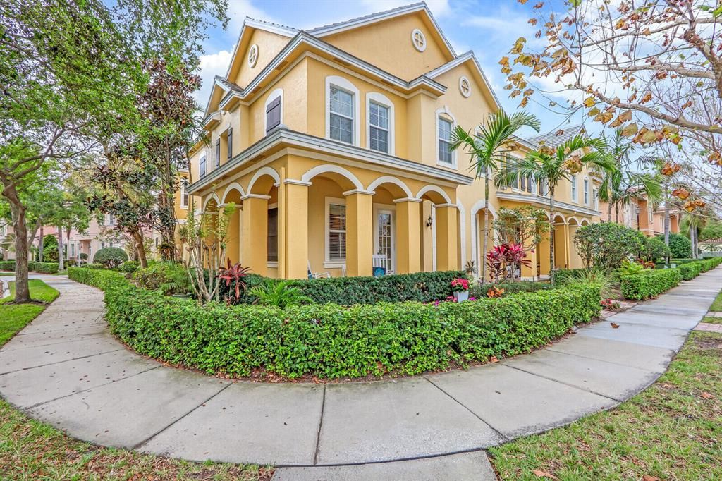 Photo of 102 Tallow Trail, Jupiter, FL 33458 (MLS # R10875003)