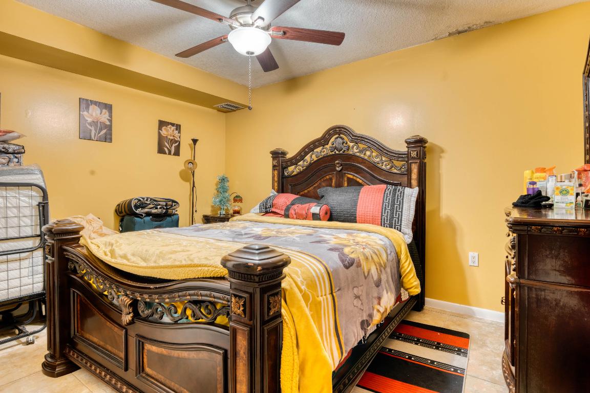 SHERWOOD LAKES - Residential