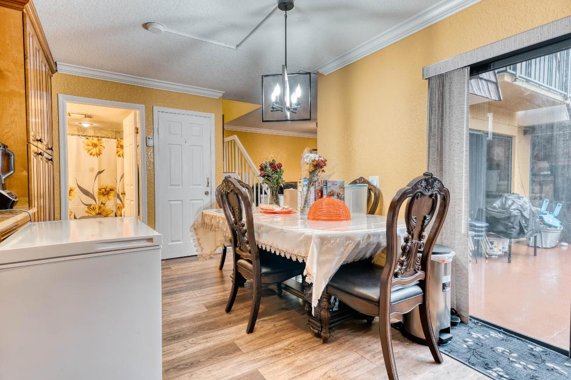 SHERWOOD LAKES - Residential