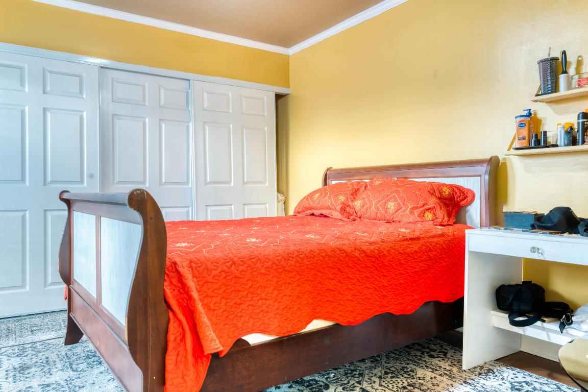 SHERWOOD LAKES - Residential