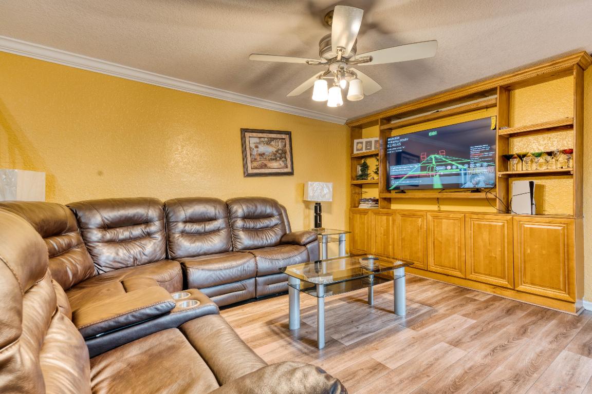 SHERWOOD LAKES - Residential