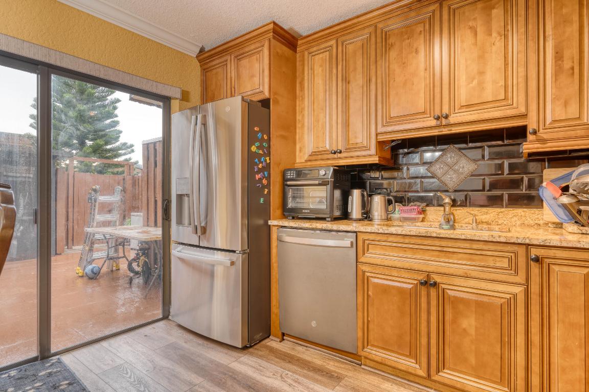 SHERWOOD LAKES - Residential