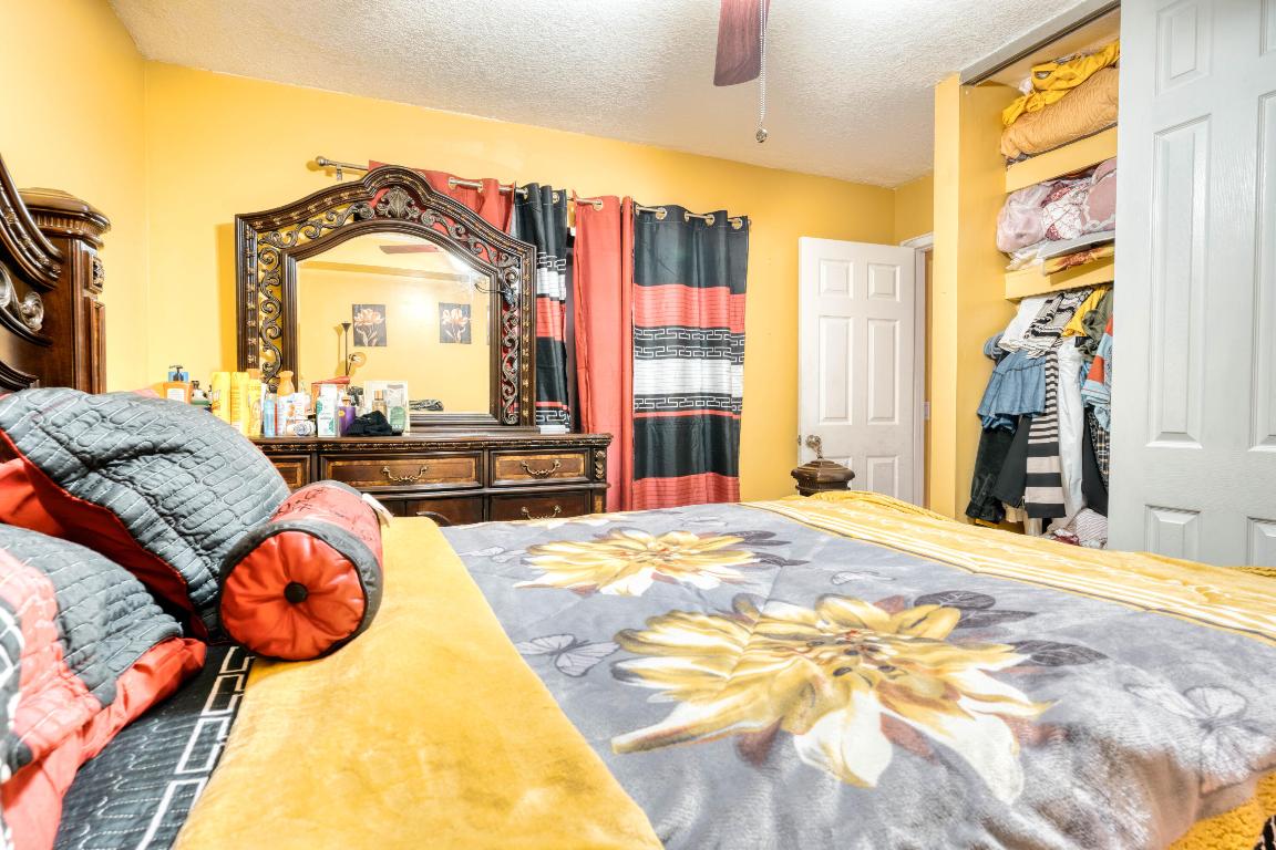 SHERWOOD LAKES - Residential