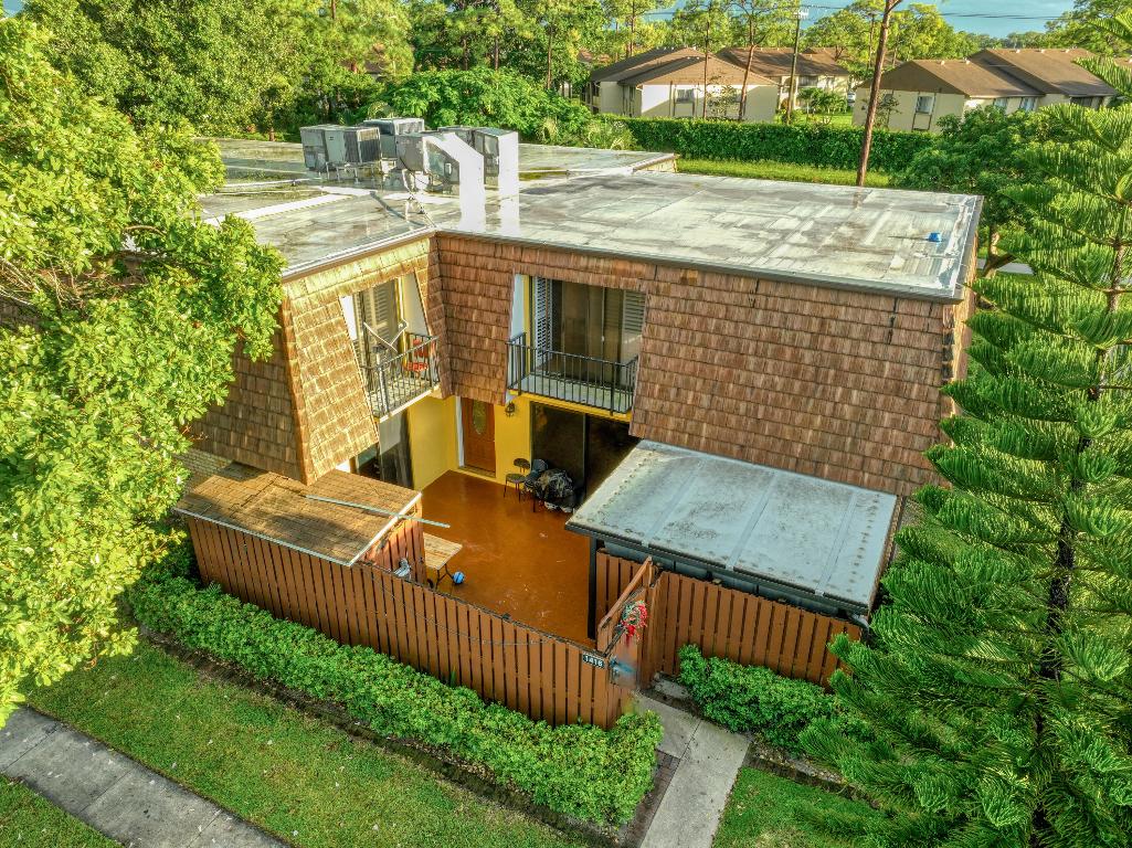 SHERWOOD LAKES - Residential