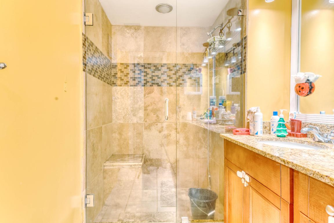 SHERWOOD LAKES - Residential