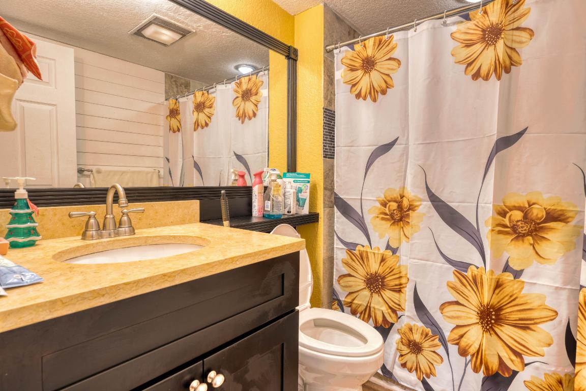 SHERWOOD LAKES - Residential