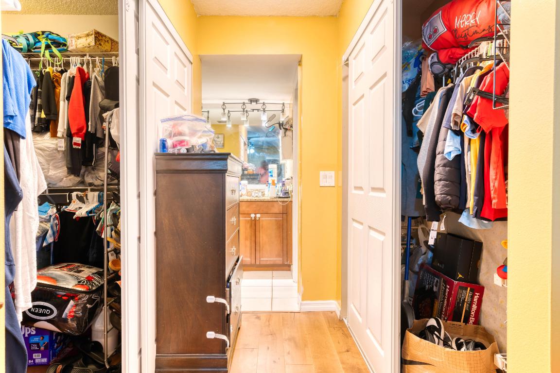 SHERWOOD LAKES - Residential