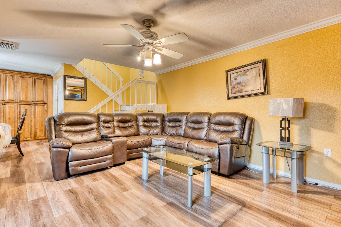 SHERWOOD LAKES - Residential