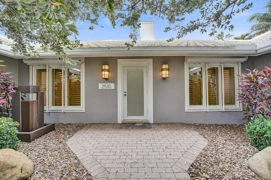 Photo of 2510 NE 47th Street, Fort Lauderdale, FL 33308 (MLS # F10546883)