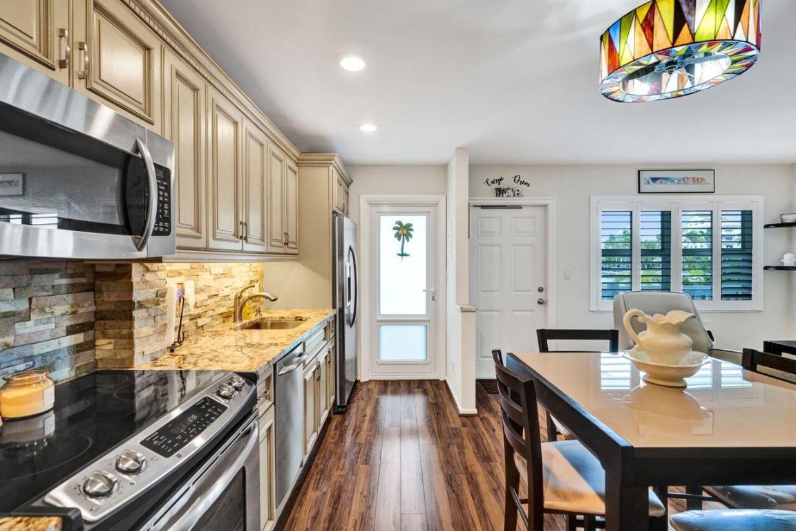 LAKE MAYAN APTS CO-OP - Residential