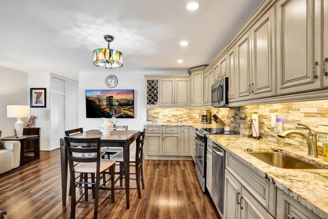 LAKE MAYAN APTS CO-OP - Residential