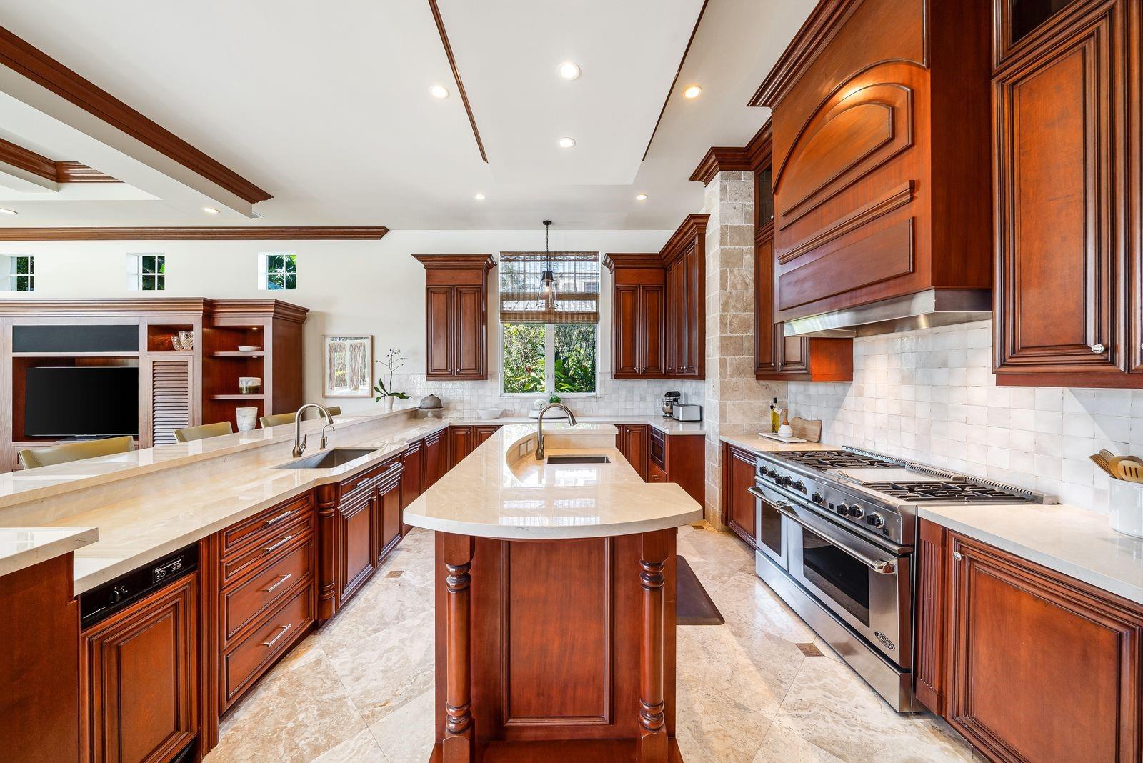 Bay Colony - Residential