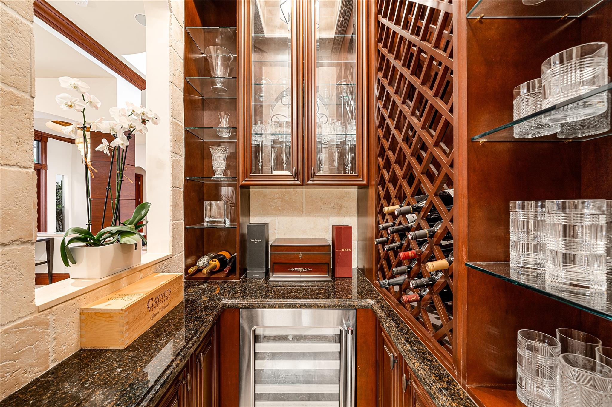 Bay Colony - Residential