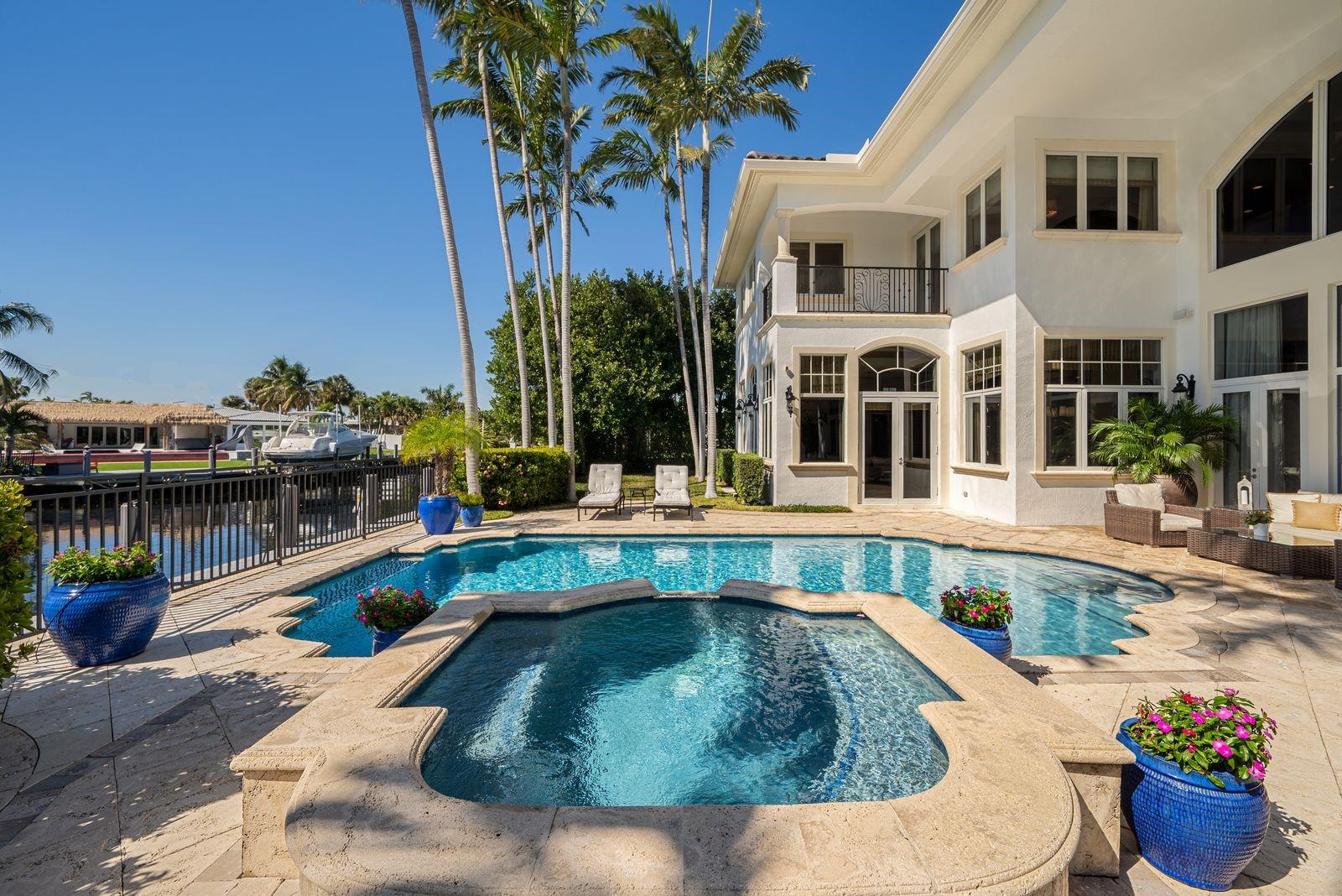 Bay Colony - Residential