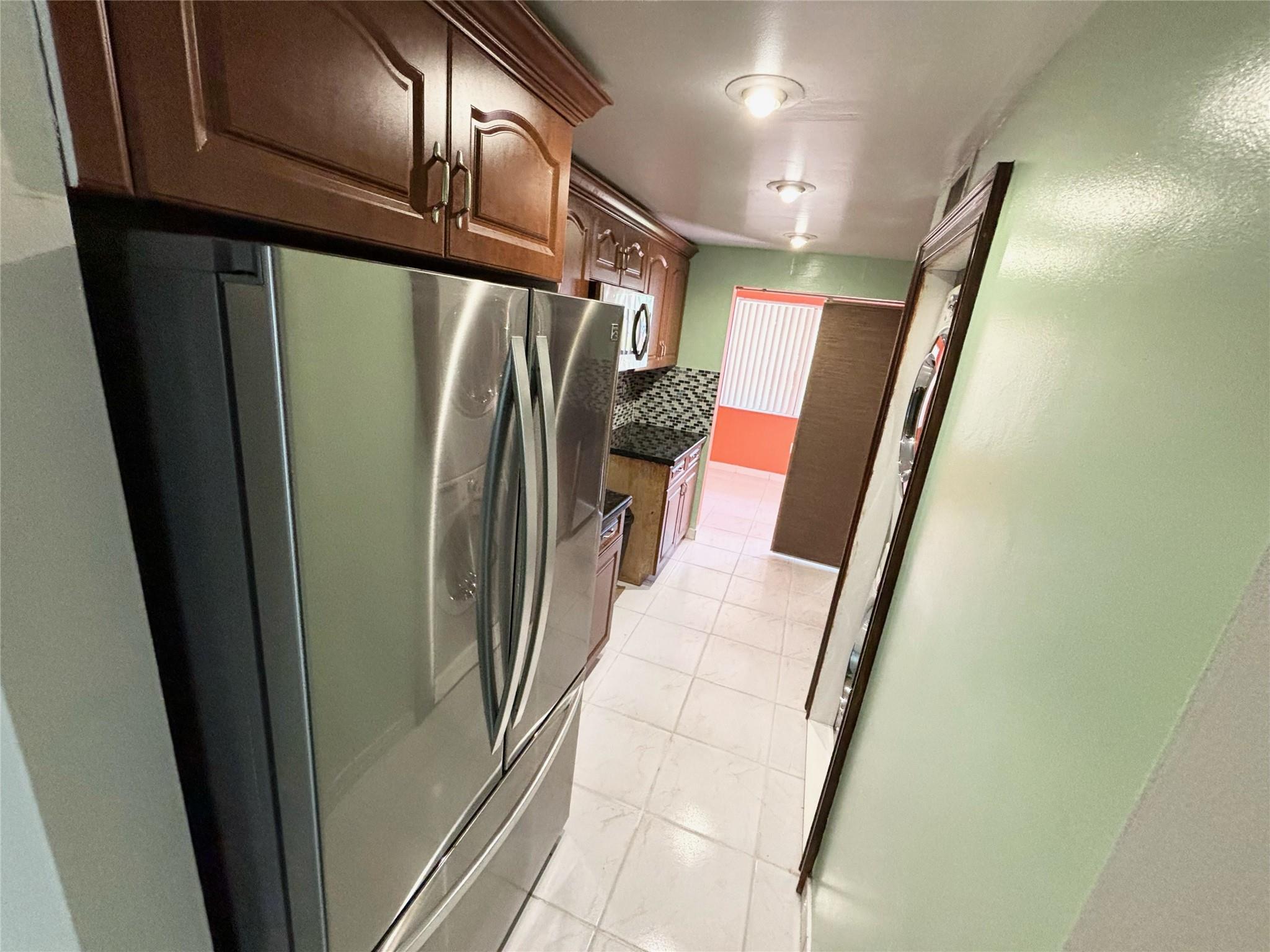 Spacious and well-maintained 2-bedroom, 2-bathroom condo located in the desirable Plantation Forest Condominium community. This unit features a bright and open living/dining area, updated kitchen, generous closet space, and an in-unit washer and dryer for added convenience. Range will be installed prior to move in. Unit is also listed for sale.
Enjoy peaceful living in a quiet, lushly landscaped community with access to a community pool. The unit also includes a private balcony, assigned parking, and plenty of guest parking.
Prime central location – just minutes from Westfield Broward Mall, Plantation Walk, shopping, dining, major highways, and Fort Lauderdale-Hollywood International Airport.