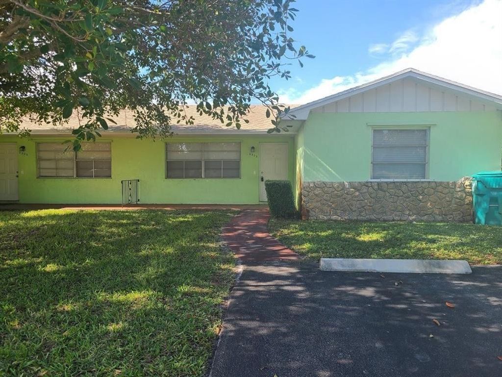 Photo of 2503 SE 2nd Street, Boynton Beach, FL 33435 (MLS # R10768167)