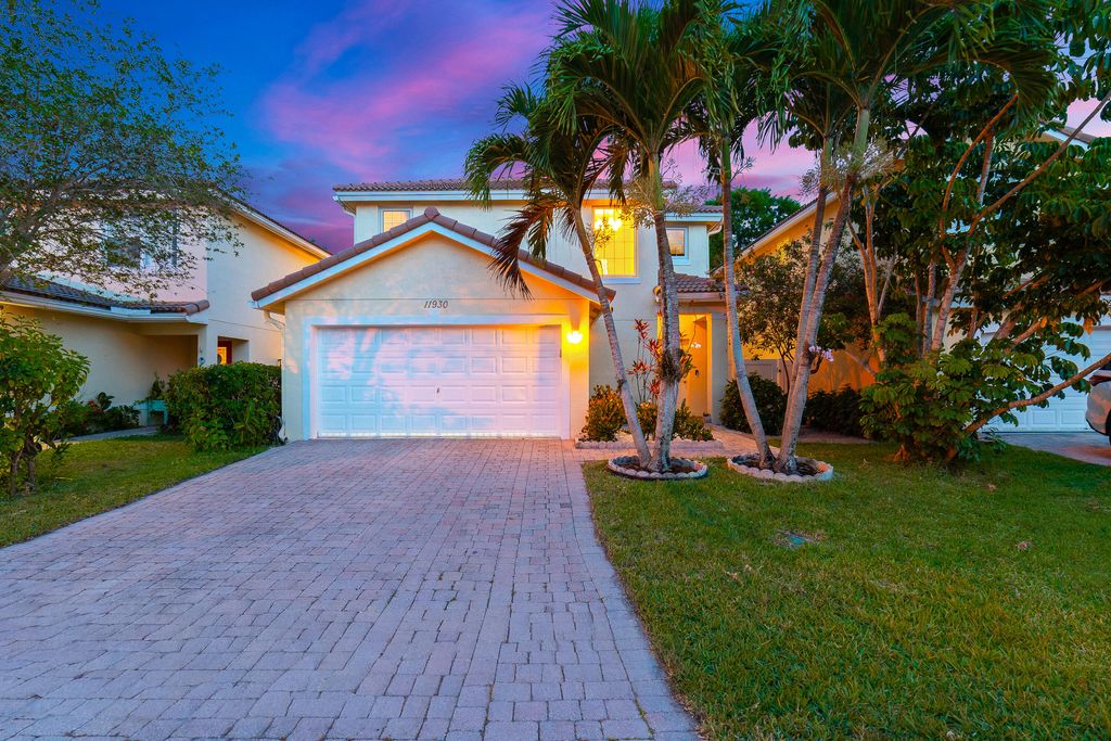 Photo of 11930 Donlin Drive, Wellington, FL 33414 (MLS # B26026021)