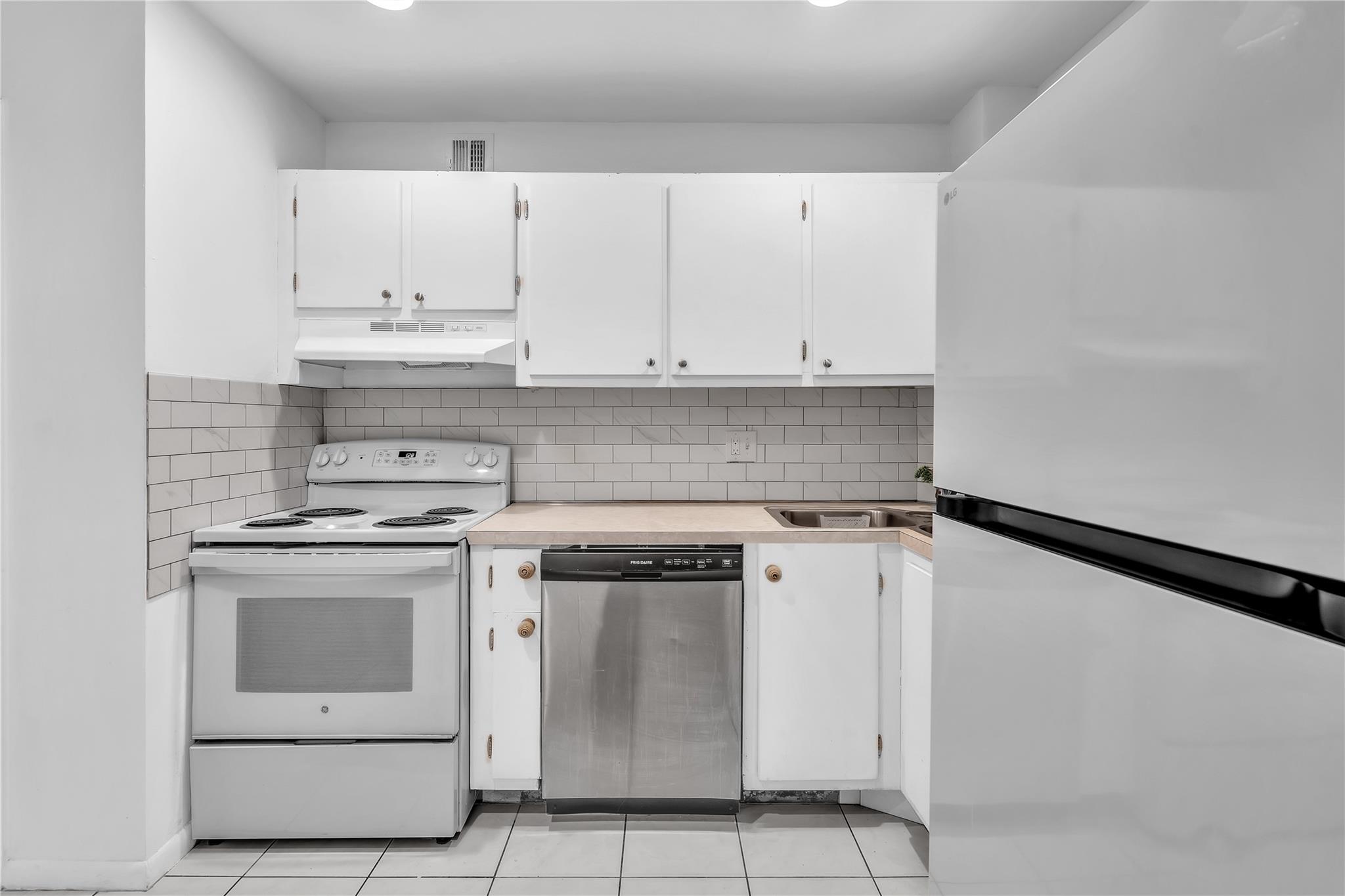 MANOR GROVE VILLAGE ONE I - Residential