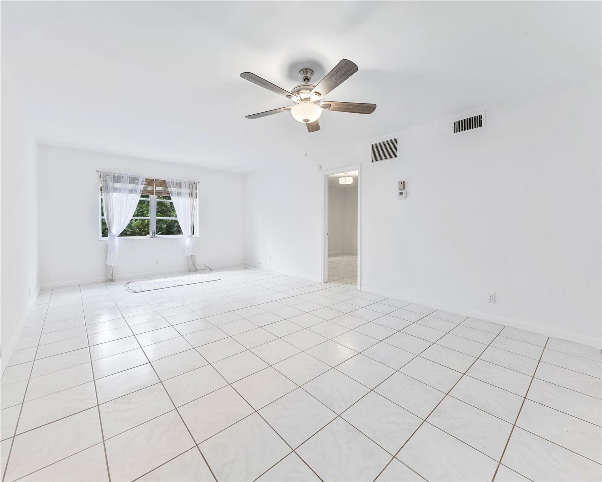 1950 N Andrews Ave 210D