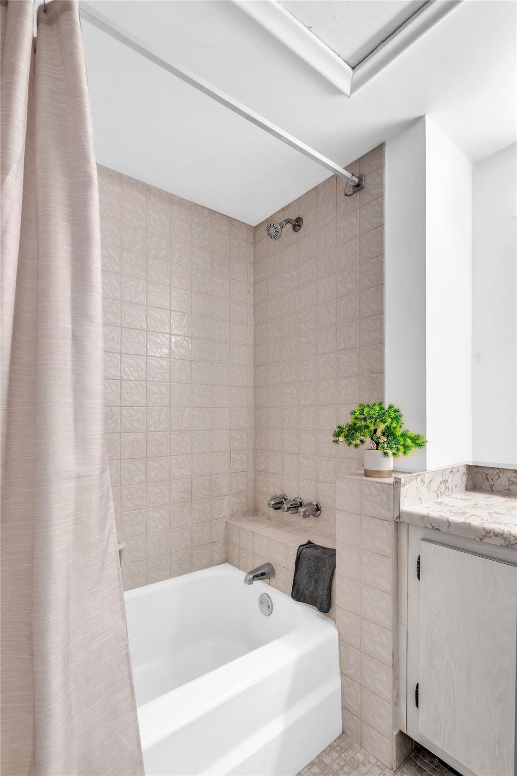 MANOR GROVE VILLAGE ONE I - Residential