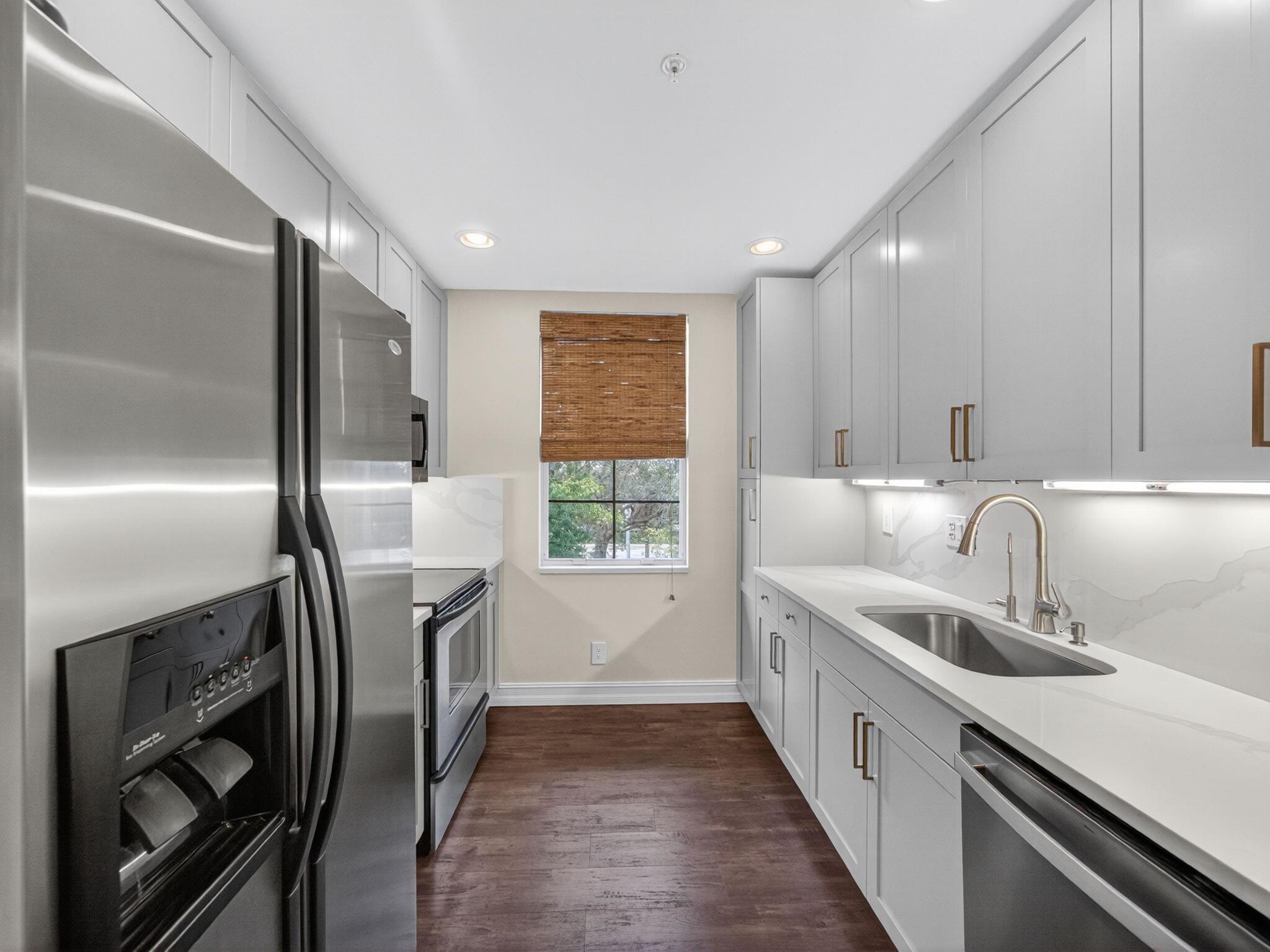 Convention Center Townhom - Residential Lease