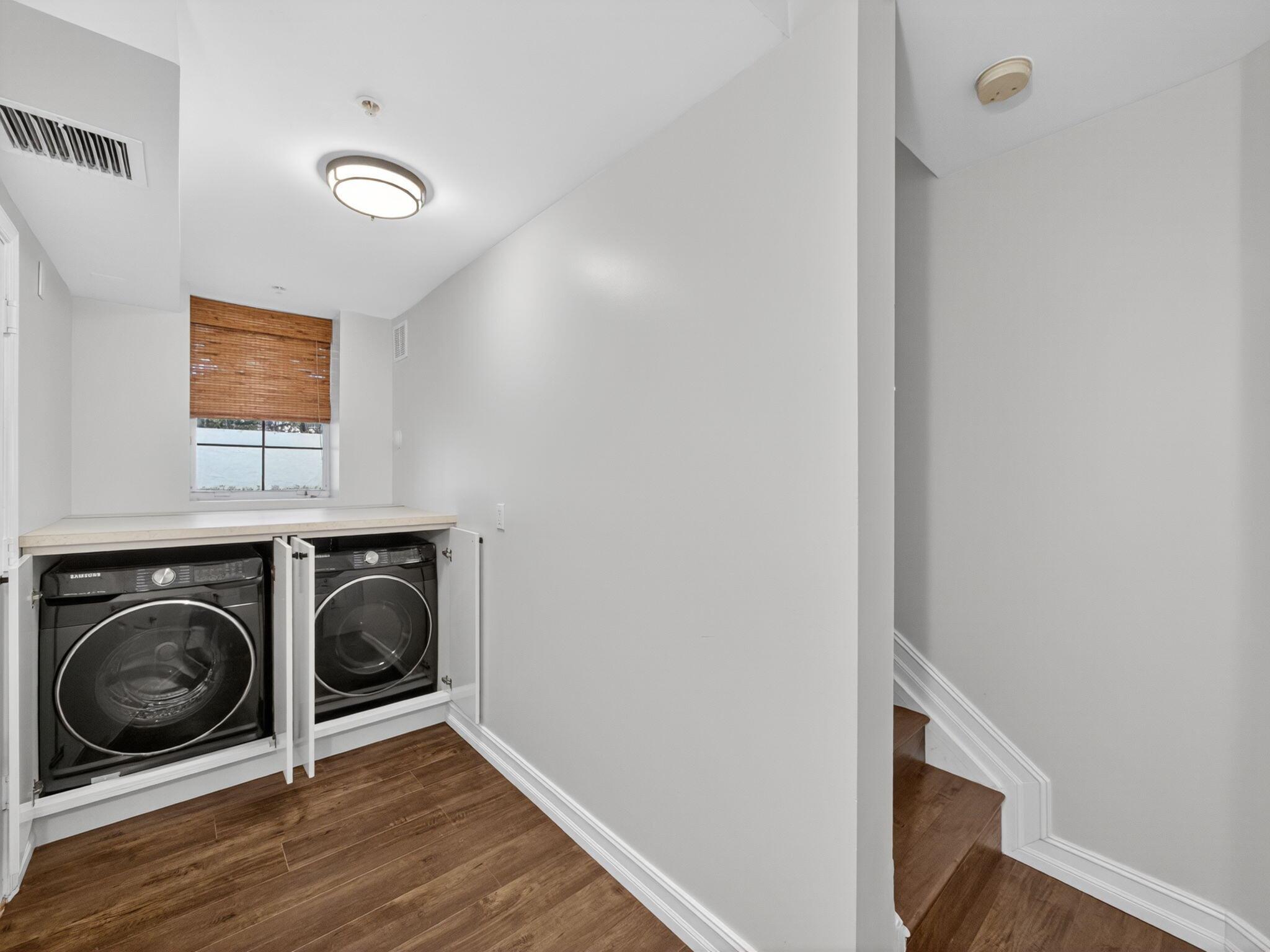 Convention Center Townhom - Residential Lease